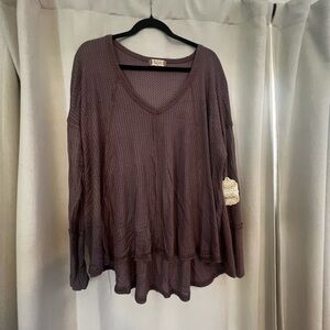 Altar'd State Waffle-Knit V‑Neck Tunic in Dusty Plum